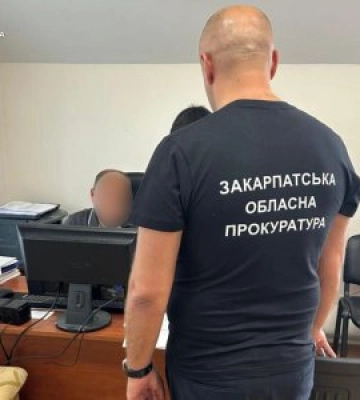 Земля біля траси «Київ–Чоп» за схемою з архіву: на Закарпатті судитимуть посадовця через збитки на понад 9 мільйонів гривень