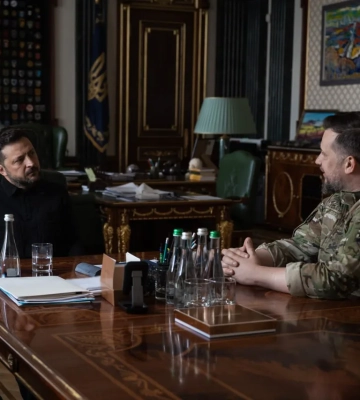 Зеленский провел совещание с Билецким по ситуации в Харьковской и Донецкой областях