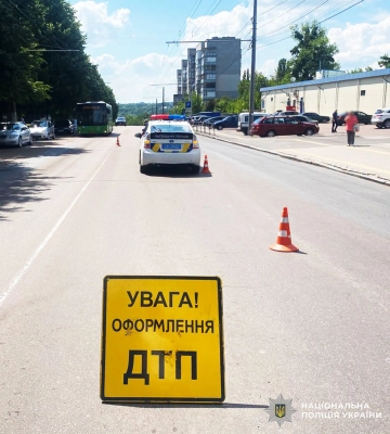 У Житомирі легковик скоїв наїзд на стареньку жінку, яка потрапила до лікарні