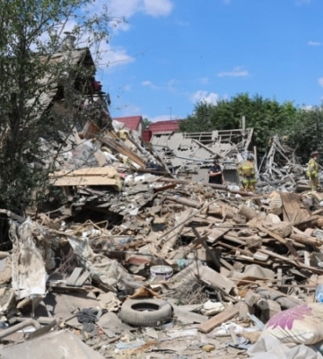 Росія вдарила по багатоповерхівці в Запоріжжі, є поранені – ОВА