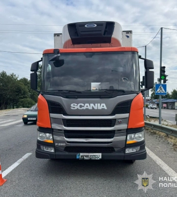 У селі на Львівщині маленька дівчинка потрапила під вантажівку