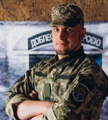 Доброволець «під конвоєм»: історія захисника з Рівненщини із позивним «Апостол»