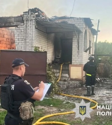 Росіяни вдарили дроном по Новгород-Сіверському на Чернігівщині: постраждала сім'я з дітьми