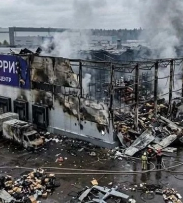 В РФ заявили про cім загиблих на складах після атаки дронів