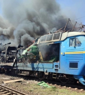 Росія завдала удару по локомотиву та пасажирському поїзду у Запорізькій області - Калашник