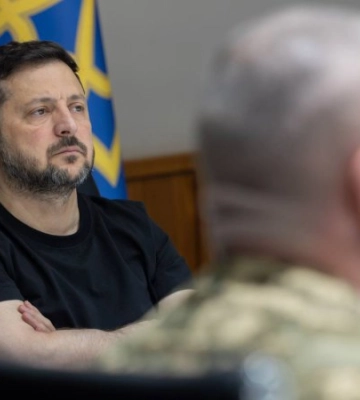 Зеленський обговорив із командирами корпусів ситуацію на фронті та потребу в далекобійній артилерії