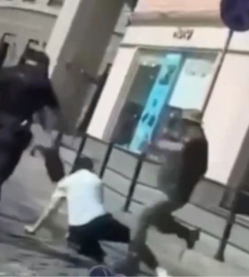 Во Львовском ТЦК проверяют "физическое воздействие" в отношении мужчины, которого на видео бьют ногами
