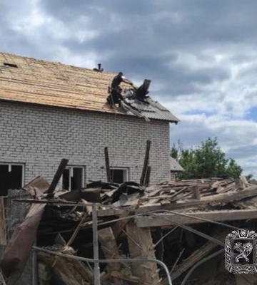 Волонтеры помогают преодолевать последствия удара КАБом в Изюме