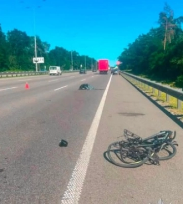 У Києві п'яний водій на BMW збив велосипедистів, загинув 17-річний хлопець