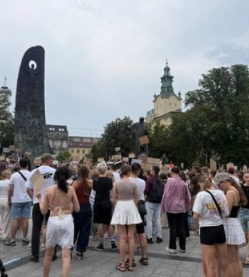 "Федоров = майбутнє", "Сирського геть": третій день протестів відбувається у Львові. ФОТОрепортаж
