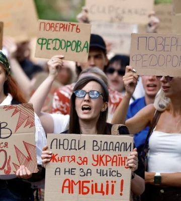 У Києві та інших містах третій день поспіль тривають протести проти відставки Федорова