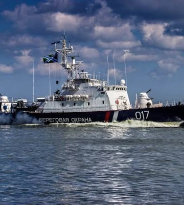 Сили оборони України атакували другий за два дні російський корабель «Светляк» у Керчі 