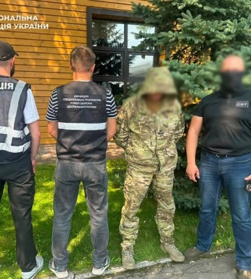 У Києві на гарячому затримано торговця вогнепальною зброєю та боєприпасами, - поліція. ФОТО