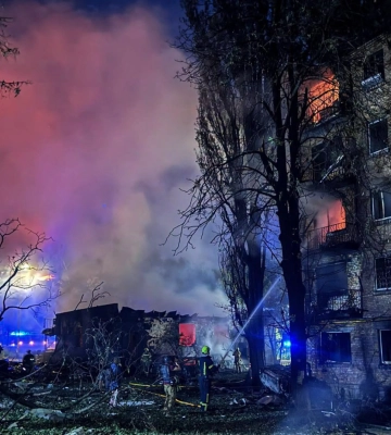 Спасатели показали последствия массированной атаки на Киев