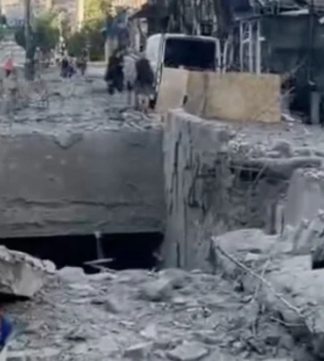 Журналисты показали видео последствий прямого попадания в подземный переход возле станции метро Лукьяновская в Киеве