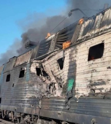 Ворожий дрон вдарив по пасажирському поїзду на Запоріжжі, постраждала провідниця