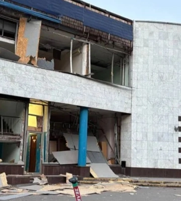 Станцію метро "Лук'янівська" тимчасово закрили через пошкодження вестибюля після ракетної атаки РФ, поїзди курсують без зупинки