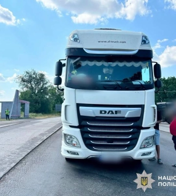 На Кіровоградщині фура з причепом збила пенсіонера, який несподівано вийшов на трасу