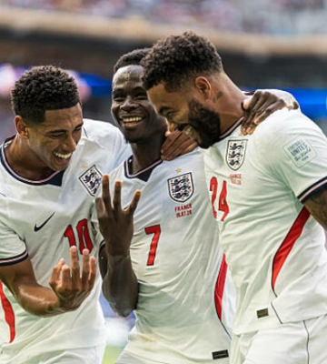 Сака стал автором двух последних хет-триков сборной Англии