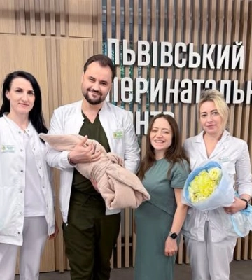 У Львові жінка з рідкісним генетичним синдромом народила здорового хлопчика природним шляхом