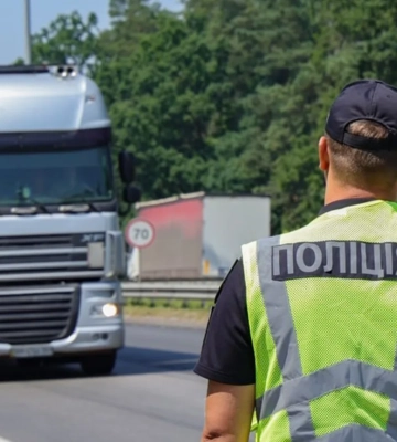У Києві через наслідки російської атаки змінено рух низки маршрутів громадського транспорту – КМДА