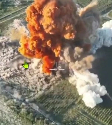 Пілоти 58-ї ОМПБр підірвали склад селітри разом із російською піхотою на Харківщині. ВIДЕО