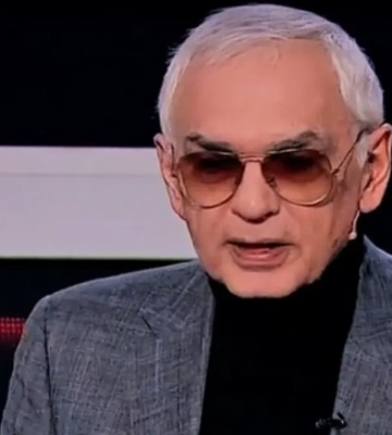«Ястреб» Шахназаров в эфире у Соловьева потребовал срочно прекратить «СВО» и признать Украину. ВИДЕО