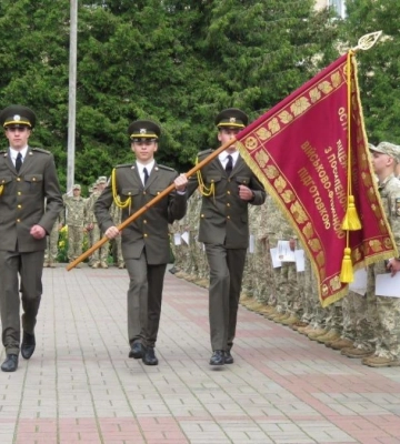 Острозький обласний військовий ліцей отримав першу заявку від дівчини