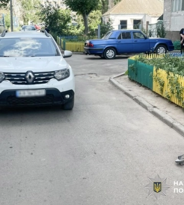 На Миколаївщині автомобіль наїхав на малолітнього хлопчика на самокаті
