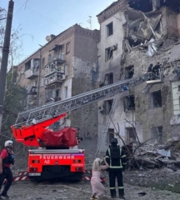 Окупанти завдали удару по житловому кварталу в Запоріжжі - ОВА