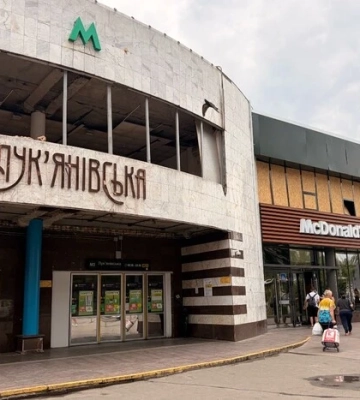 Станція метро «Лук’янівська» відновила роботу, поряд триває ліквідація наслідків атаки