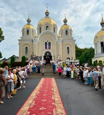 Ватикан передав мощі святого Івана Хрестителя храму на Прикарпатті