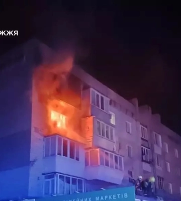 Запоріжжя: під час побутової пожежі бійці ДСНС врятували трьох людей, з них одна дитина. ФОТО