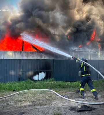 На Чернігівщині ліквідували пожежі після атаки російських безпілотників – ДСНС