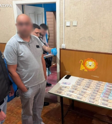 На Буковині директору комунального підприємства та його пособнику повідомлено про підозру у хабарництві
