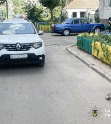 У Миколаєві водій Renault Duster збив п’ятирічного хлопчика на самокаті