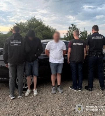 6500 доларів за втечу через кордон: на Закарпатті затримали двох організаторів незаконних переправ