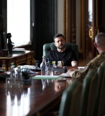 Захист Херсона, Нікополя та посилення ППО: Зеленський провів нараду з командирами корпусів