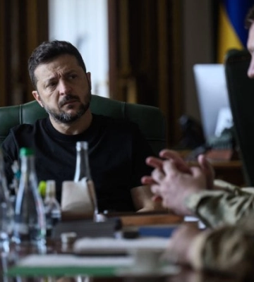 Зеленський провів зустрічі з командирами корпусів: про потреби фронту і можливі дії Росії на Чернігівсько-Київському напрямку