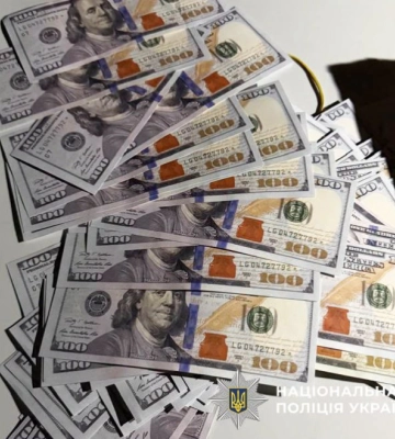 У Чернівцях чоловік за 11 тисяч доларів допомагав військовозобов'язаному виїхати з України