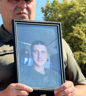 «Якщо я не піду – вони прийдуть сюди»: Рівне попрощалося із воїном Максимом Веремейчиком (ВІДЕО)