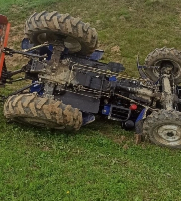 На Самбірщині водій трактора загинув унаслідок перекидання причепа