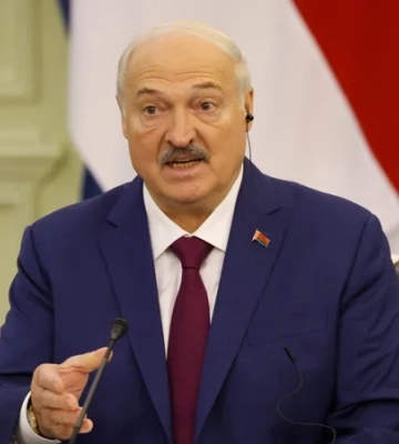 Лукашенко пригрозил чиновникам отправкой в армию и на границу с Украиной