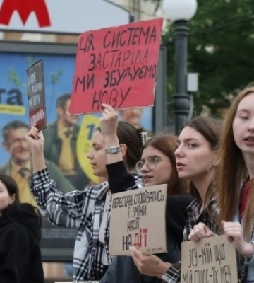 Шостий день протесту за повернення Федорова та звільнення Сирського триває у Києві. ВІДЕО+ФОТОрепортаж