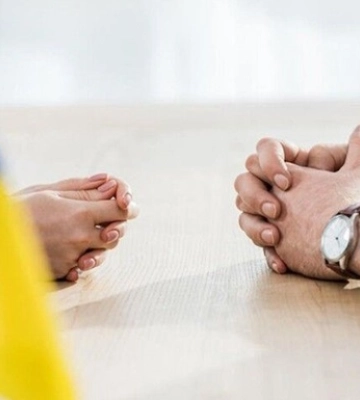 Знову таємні зустрічі. Перемовини щодо війни