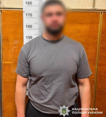 У Києві затримано молодика, який на вулиці зухвало пограбував 18-річного хлопця