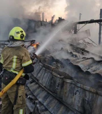П'ятеро людей постраждали в Київській області внаслідок атаки. Ворог пошкодив будинок у селі Чайки