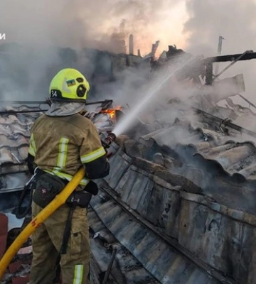 П'ятеро людей постраждали в Київській області внаслідок атаки. Ворог пошкодив будинок у селі Чайки