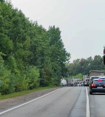 На трасі Устилуг — Луцьк — Рівне через ДТП обмежили рух транспорту