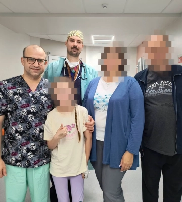 Фото: львівські хірурги видалили 12-річній дівчинці пухлину вагою 4 кілограми